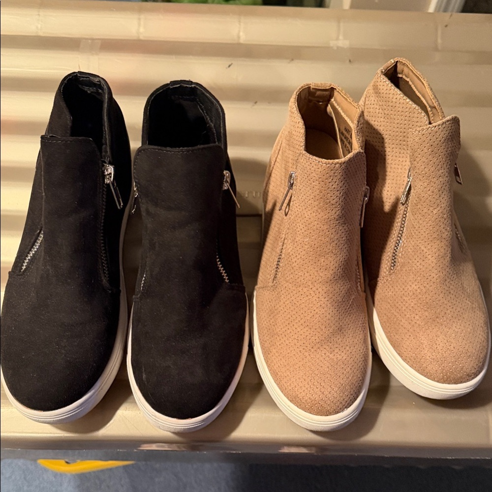 Stylish Women's Black and Tan Sneakers